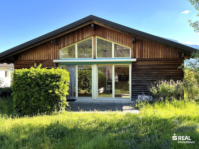 Bungalow im Grünen mit Panoramablick