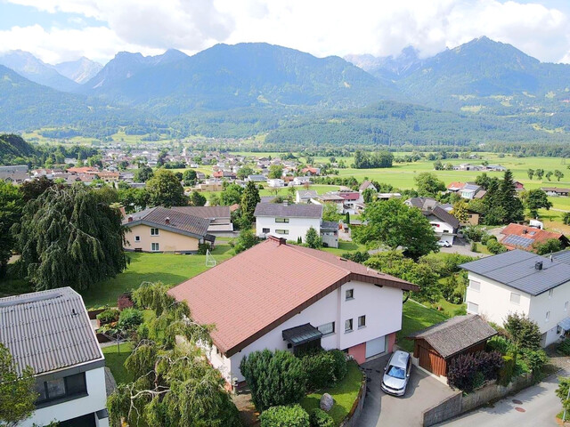 Juwel im Grünen mit absoluter Ruhelage und fantastischem Ausblick!