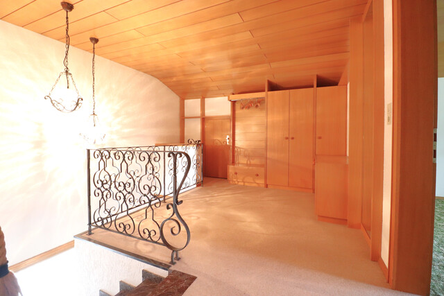 Juwel im Grünen mit absoluter Ruhelage und fantastischem Ausblick!