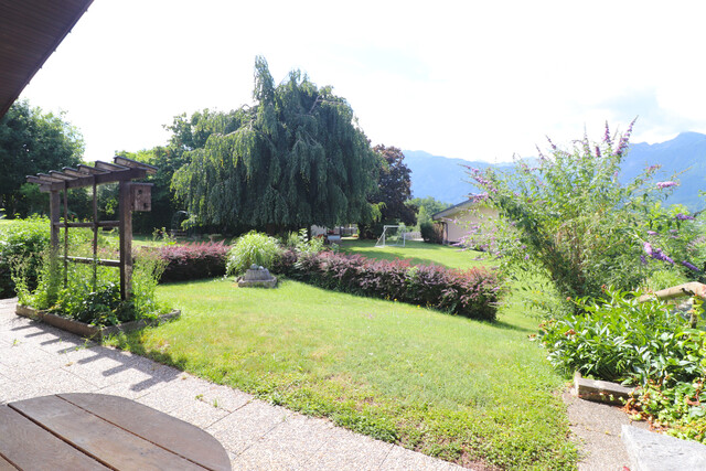 Juwel im Grünen mit absoluter Ruhelage und fantastischem Ausblick!