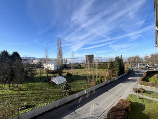 Wohnen in Seenähe: 3-Zimmer-Wohnung mit Süd-Balkon und See- & Bergblick