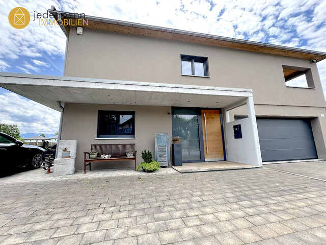 MEININGEN: Modern, gemütlich, neuwertig. Haus in Grenznähe!