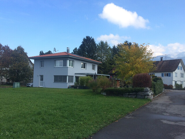 Traumhaftes Haus mit großen, hellen Räumen, großer Terrasse, Garten & Garage in Top-Lage!