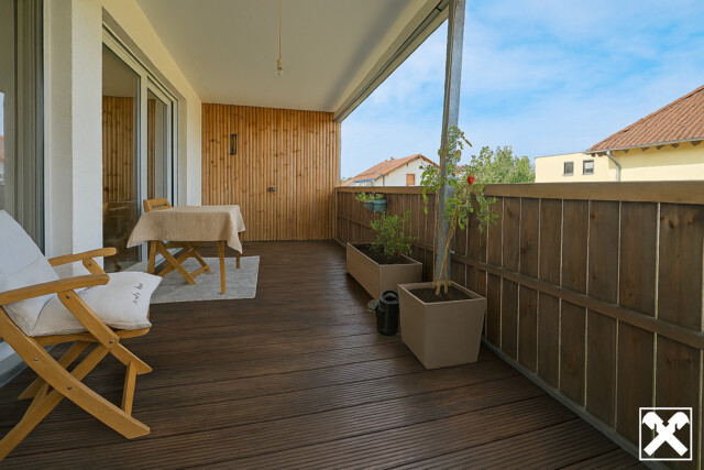 Moderne 3-Zimmerdachgeschosswohnung mit Terrasse