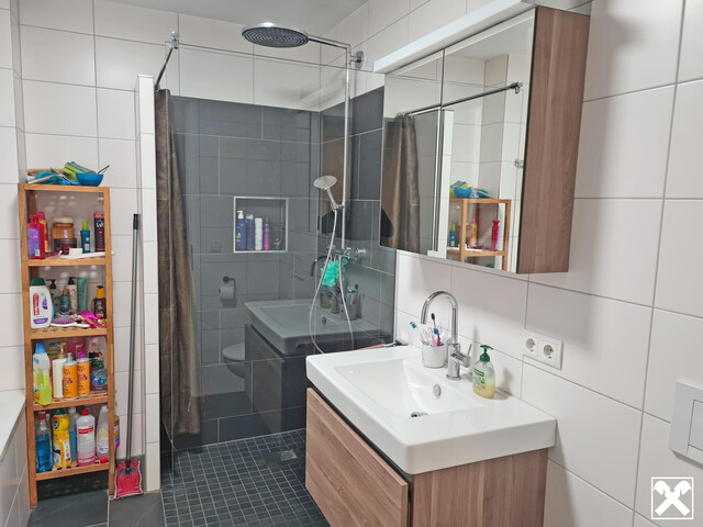 Moderne 3-Zimmerdachgeschosswohnung mit Terrasse