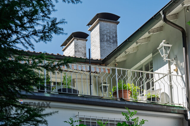 Große Villa thronend über Feldkirch mit Baulandreserve