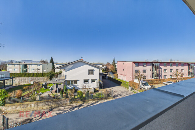 Attraktive 3-Zimmer Wohnung mit 2 Tiefgaragenplätzen in Hard