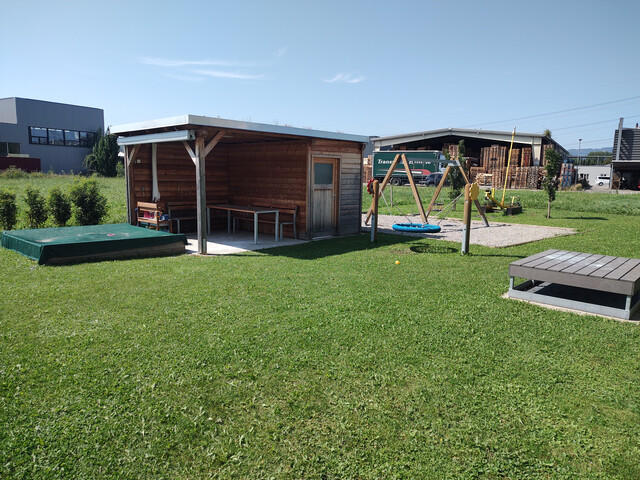 Hochwertige und sonnige 2-Zimmer Wohnung mit Terrasse 