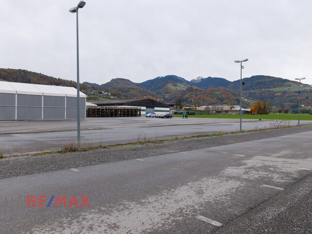 Die Erreichbarkeit dieser Fläche ist unschlagbar: ca. 5.903 m² Lagerplatz in der Mitte von Vorarlberg