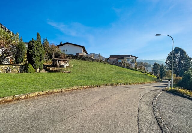 Außergewöhnliches Grundstück mit Panoramablick übers Vorderland