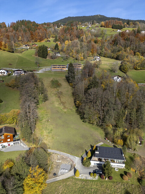Exklusiver Logenplatz mit eigenem Bachlauf (1.735 m²)