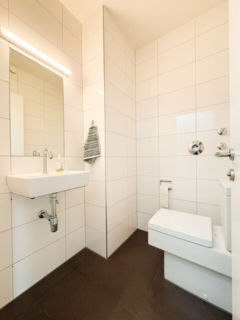 Renovierte 3,5-Zimmer-Wohnung mit zwei Balkonen und Garage