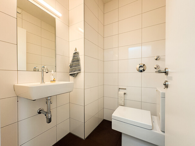 Renovierte 3,5-Zimmer-Wohnung mit zwei Balkonen und Garage