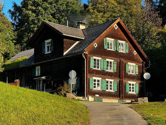 Für Liebhaber! 
Haus mit Ferienwohnsitzwidmung! 
Bürserberg - Tschengla /Brandnertal