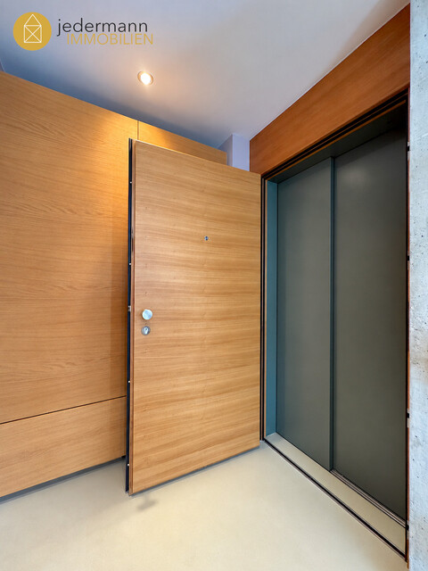 HARD: PENTHOUSEWOHNUNG MIT BESONDEREM FLAIR!