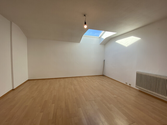 "ohne Provision" geräumige, helle 2,5 Zimmer Wohnung mit Balkon