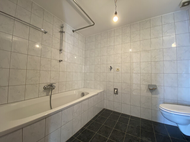 "ohne Provision" geräumige, helle 2,5 Zimmer Wohnung mit Balkon