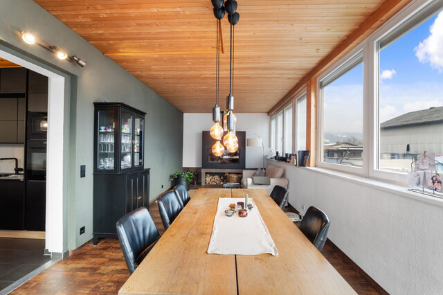 Wolfurt: Moderne 5-Zimmer-Dachgeschoss-Wohnung mit Terasse, großem Privatgarten und 2 Autostellplätzen!