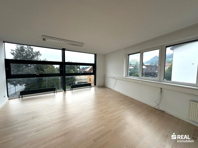 Moderne Büro/Praxis in Dornbirn: