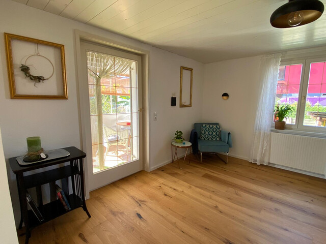 Schöne Wohnung/halbes Haus in schönem Wohngebiet 