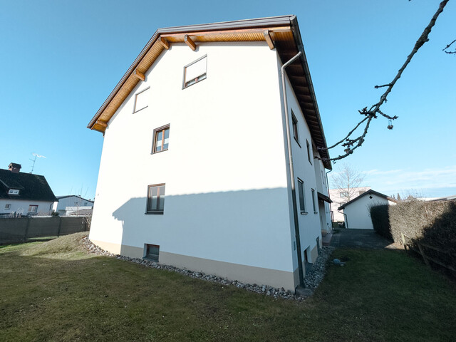 Sonnige 3,5-Zimmer-Dachgeschosswohnung mit Garage in ruhiger Lage in Hard