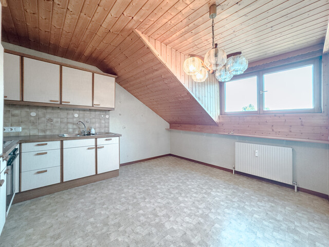 Sonnige 3,5-Zimmer-Dachgeschosswohnung mit Garage in ruhiger Lage in Hard