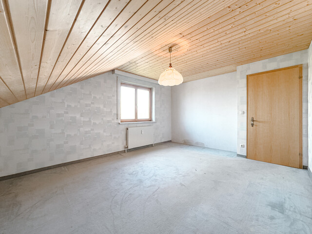 Sonnige 3,5-Zimmer-Dachgeschosswohnung mit Garage in ruhiger Lage in Hard