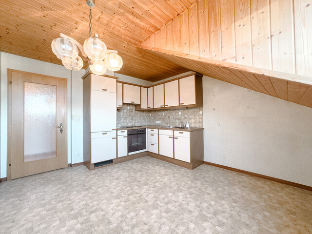 Sonnige 3,5-Zimmer-Dachgeschosswohnung mit Garage in ruhiger Lage in Hard