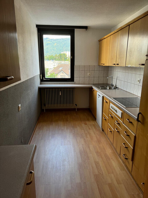 Grosse 2 Zimmerwohnung mit Aussicht
