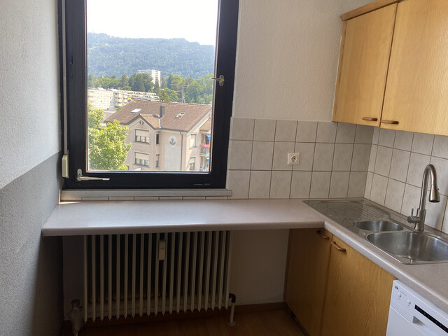 Grosse 2 Zimmerwohnung mit Aussicht