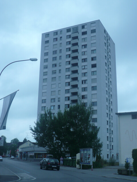 Grosse 2 Zimmerwohnung mit Aussicht