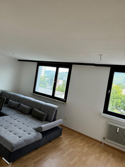 Grosse 2 Zimmerwohnung mit Aussicht