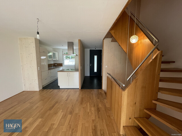 Modernes Wohnen mit Privatsphäre – Reihenhaus mit Garten & Dachterrasse in Lustenau!