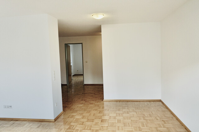 Sonnige 3 Zimmer Eckwohnung mit Kaminofen