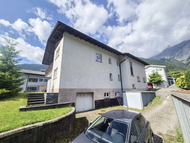 Großzügiges Familienhaus in ruhiger Lage mit Bergblick