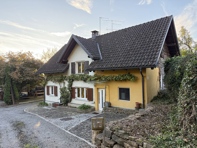 Haus mit Scheune und viel Potenzial / 950m2 Grundstück in Hohenems