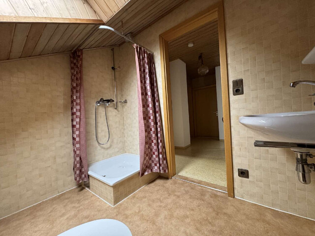 4 Zimmerwohnung mit Gartenanteil