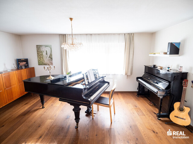 Großzügiges Haus in Feldkirch: Platz, Garten und Sauna