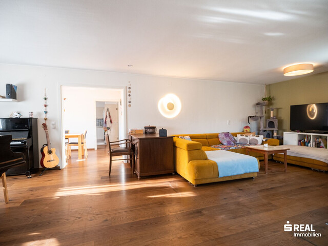 Großzügiges Haus in Feldkirch: Platz, Garten und Sauna