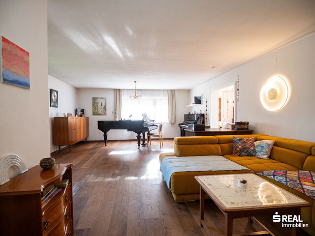 Großzügiges Haus in Feldkirch: Platz, Garten und Sauna