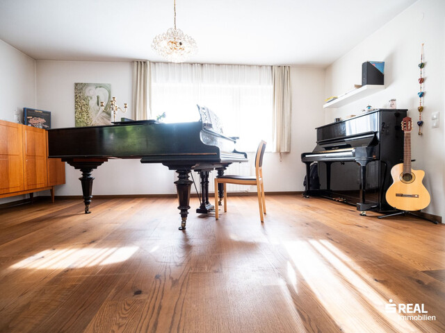 Großzügiges Haus in Feldkirch: Platz, Garten und Sauna