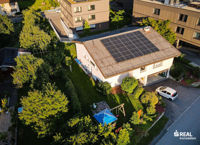 Großzügiges Haus in Feldkirch: Platz, Garten und Sauna