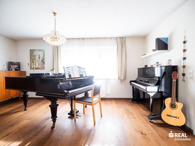 Großzügiges Haus in Feldkirch: Platz, Garten und Sauna