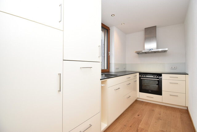 Neuwertige 4-Zimmer Wohnung in zentraler Lage