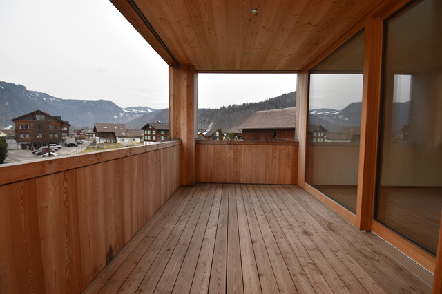 Neuwertige 4-Zimmer Wohnung in zentraler Lage