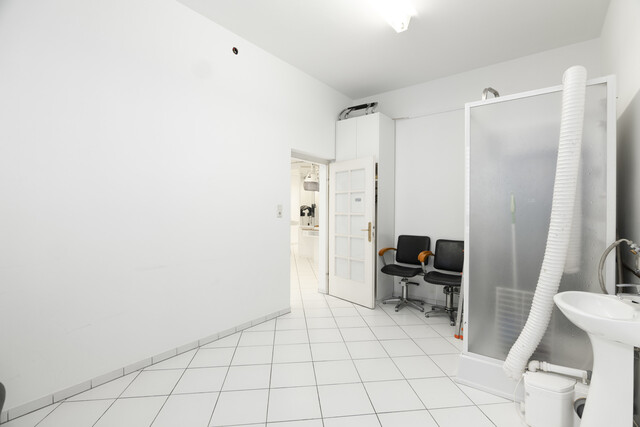 Salonfläche in Bestlage Dornbirn - Friseurstühle einzeln zu vermieten