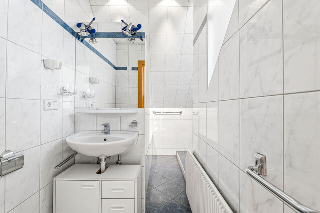 Doppelhaushälfte zum Preis einer Wohnung mit Modernisierungspotential und bereits erfolgten Updates