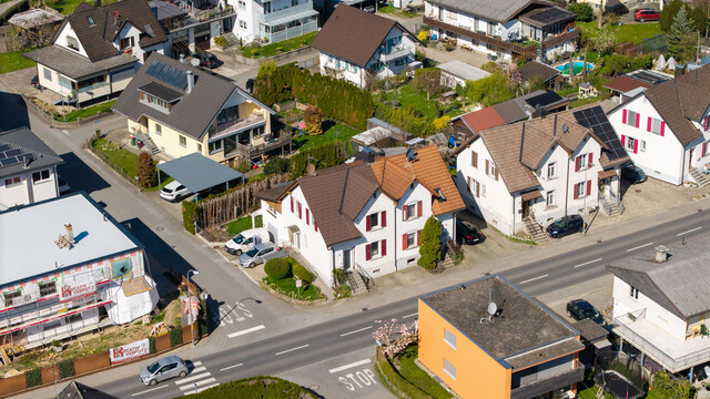 Doppelhaushälfte zum Preis einer Wohnung mit Modernisierungspotential und bereits erfolgten Updates