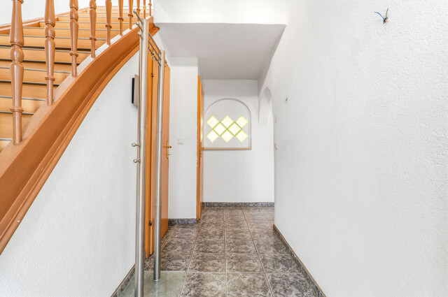 Doppelhaushälfte zum Preis einer Wohnung mit Modernisierungspotential und bereits erfolgten Updates