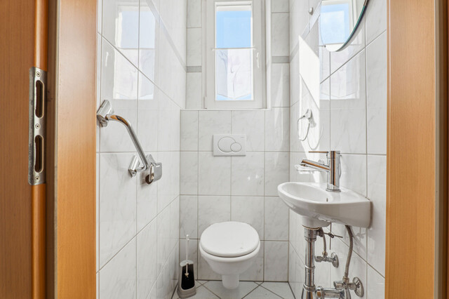 Doppelhaushälfte zum Preis einer Wohnung mit Modernisierungspotential und bereits erfolgten Updates